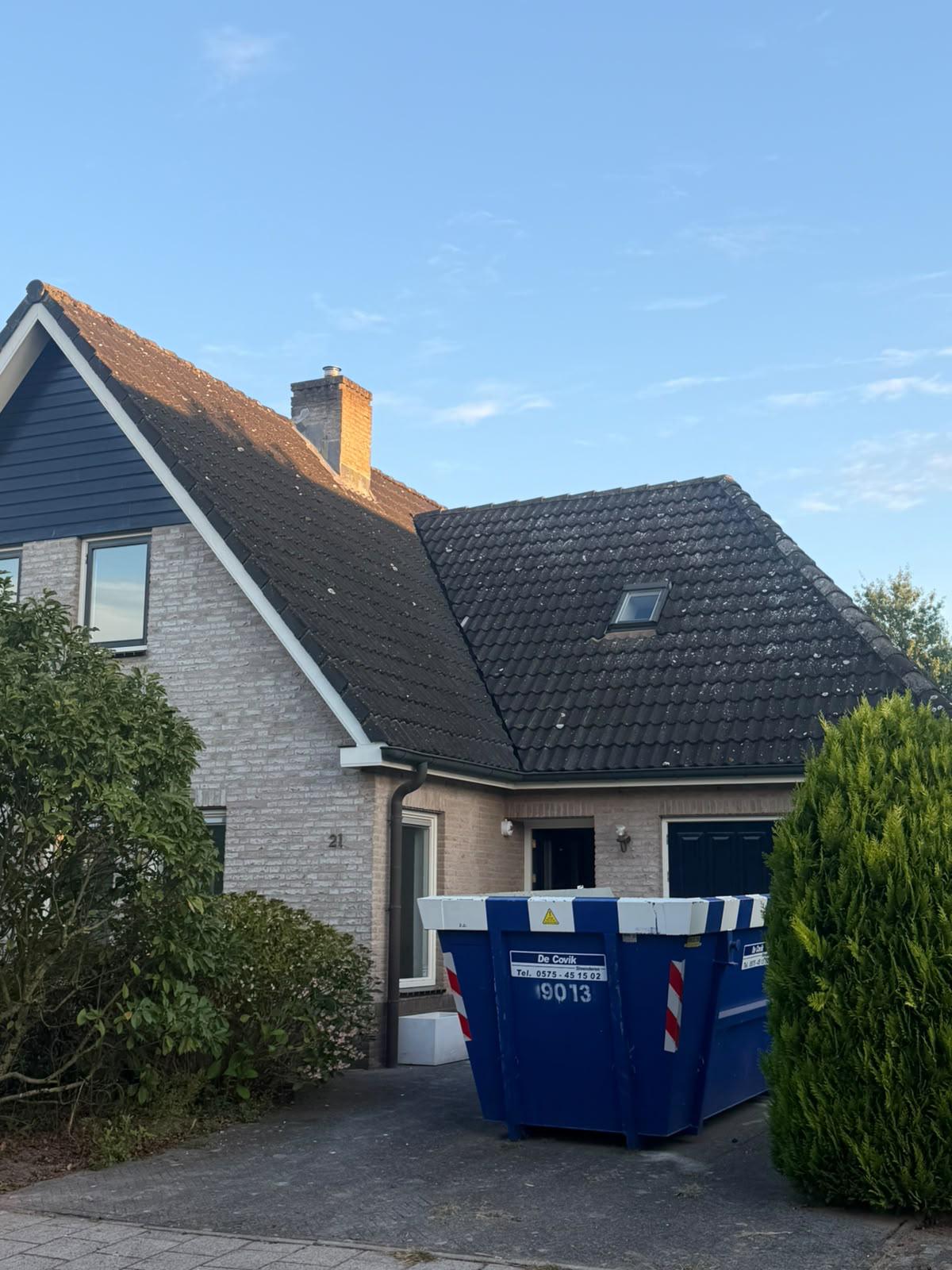 Woning met verouderd dak voor renovatie