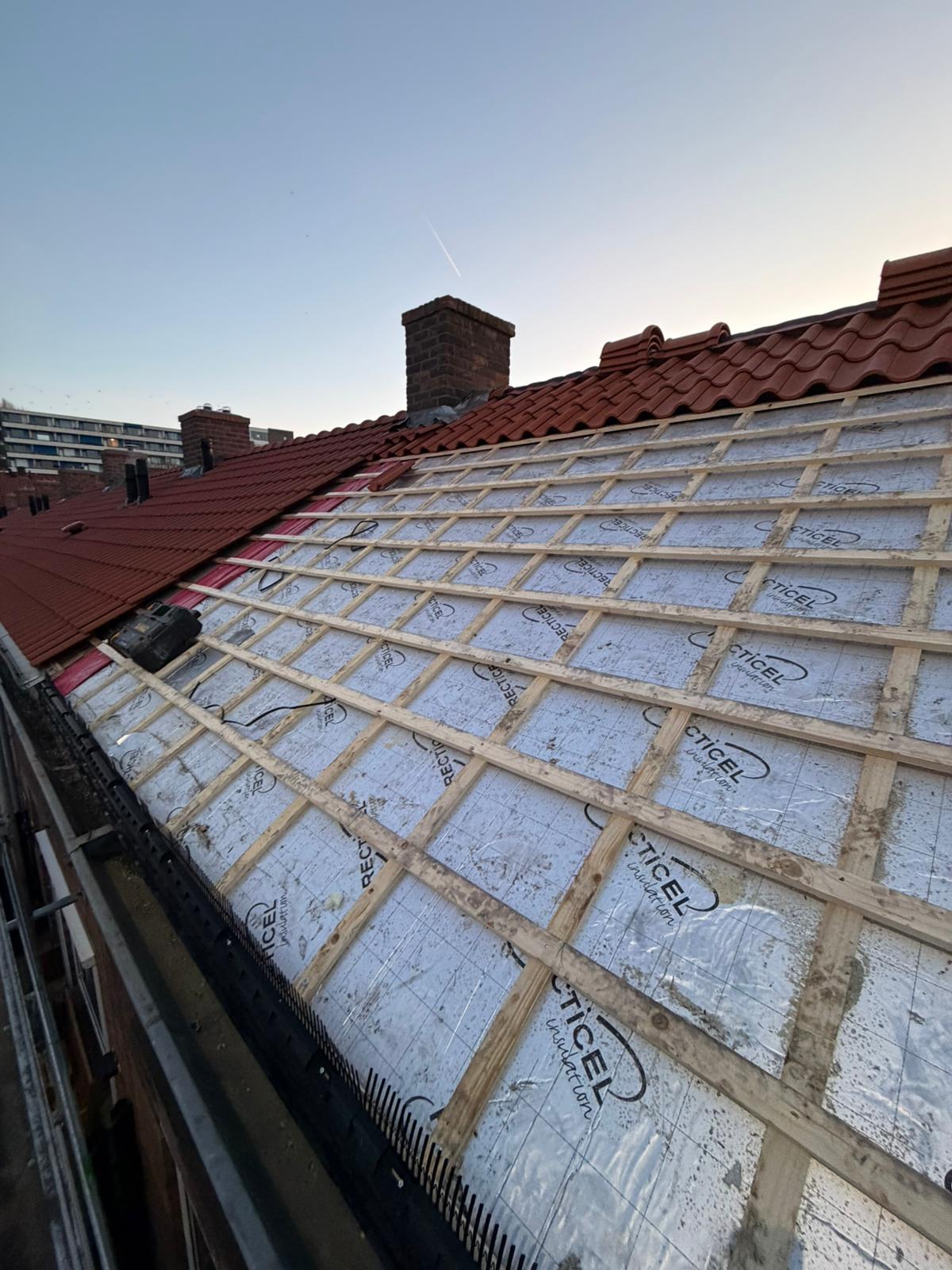 Dak met Recticel isolatieplaten en nieuwe panlatten